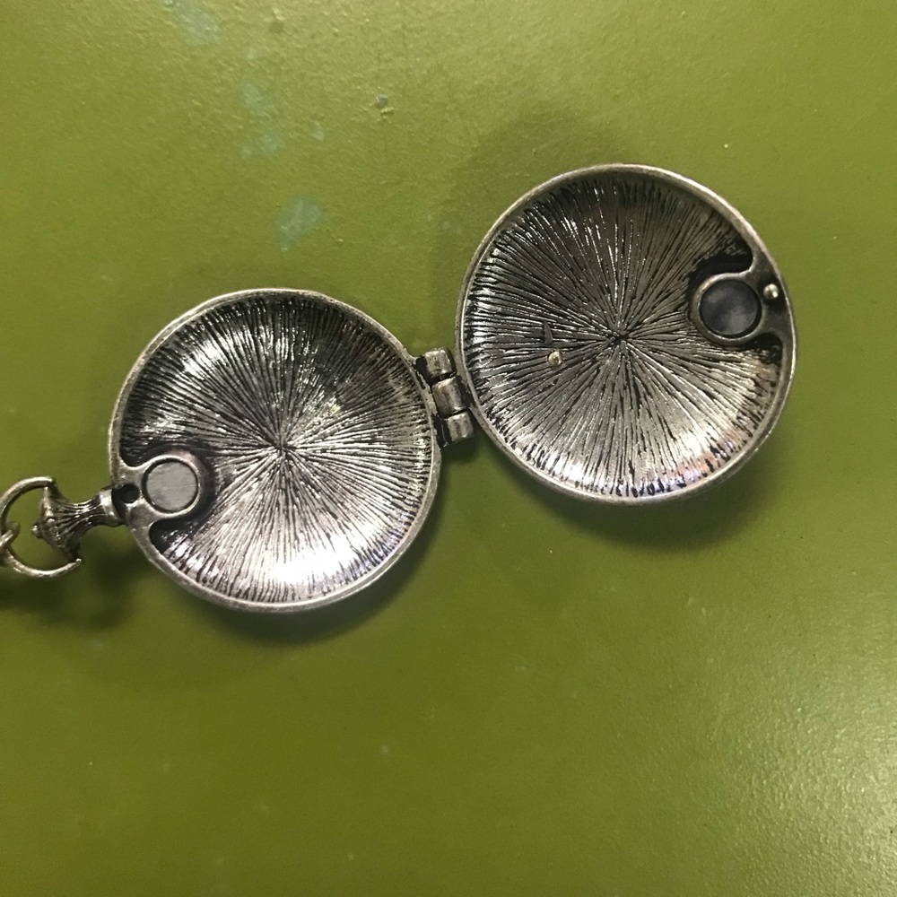 Locket necklace